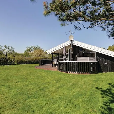Stunning Home In Hadsund With Kitchen *