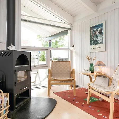 Stunning Home In Hadsund With Kitchen Holiday home *