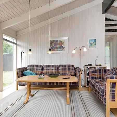 Holiday home Stunning Home In Hadsund With Kitchen Oster Hurup
