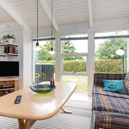 Stunning Home In Hadsund With Kitchen Holiday home *