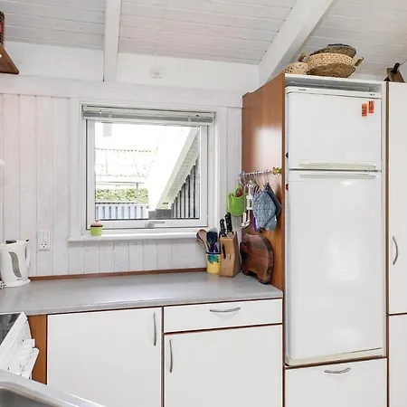 Holiday home Stunning Home In Hadsund With Kitchen *