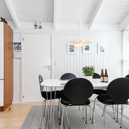 Holiday home Stunning Home In Hadsund With Kitchen