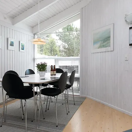 Stunning Home In Hadsund With Kitchen Holiday home *