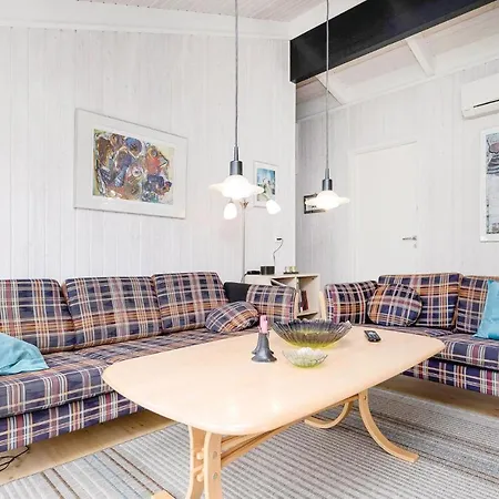 Stunning Home In Hadsund With Kitchen *