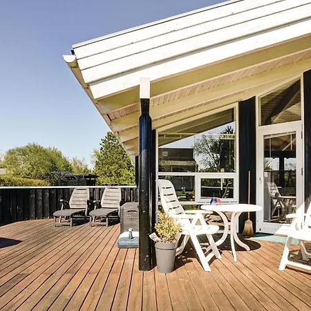 Stunning Home In Hadsund With Kitchen